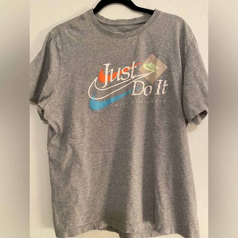 Nike grey tee shirt